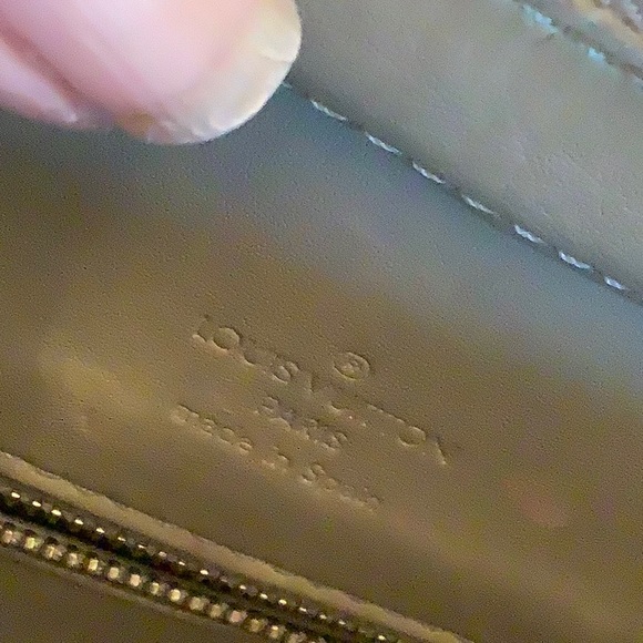 Authentic LV Monogram Vernis Tote Tan - Picture 6 of 9